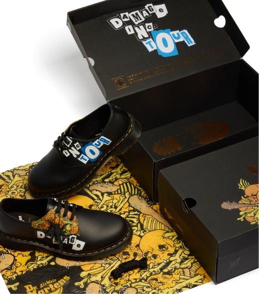 Dr. Martens X Metallica 1461 Shoe Box Opening